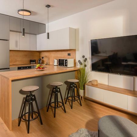 Family & Friends Pula - Top Floor - Free Parking מראה חיצוני תמונה