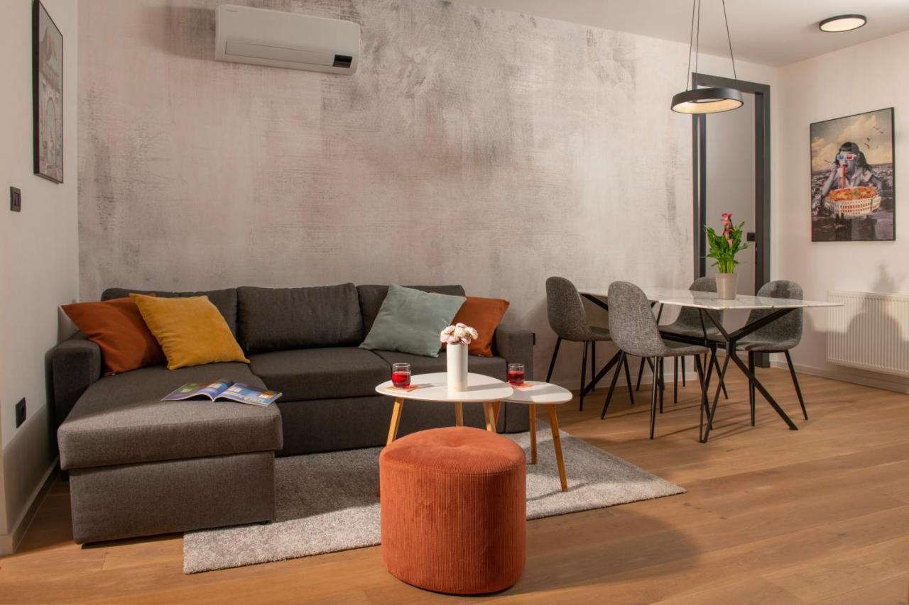 Family & Friends Pula - Top Floor - Free Parking מראה חיצוני תמונה